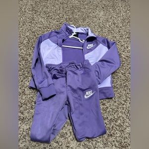 Toddler Girls Nike Tracksuit size 4t